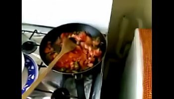 desi bhabhi sucking while cooking