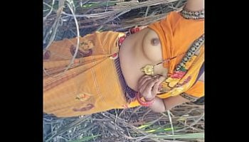 indian desi village bhabhi outdoor pissing porn